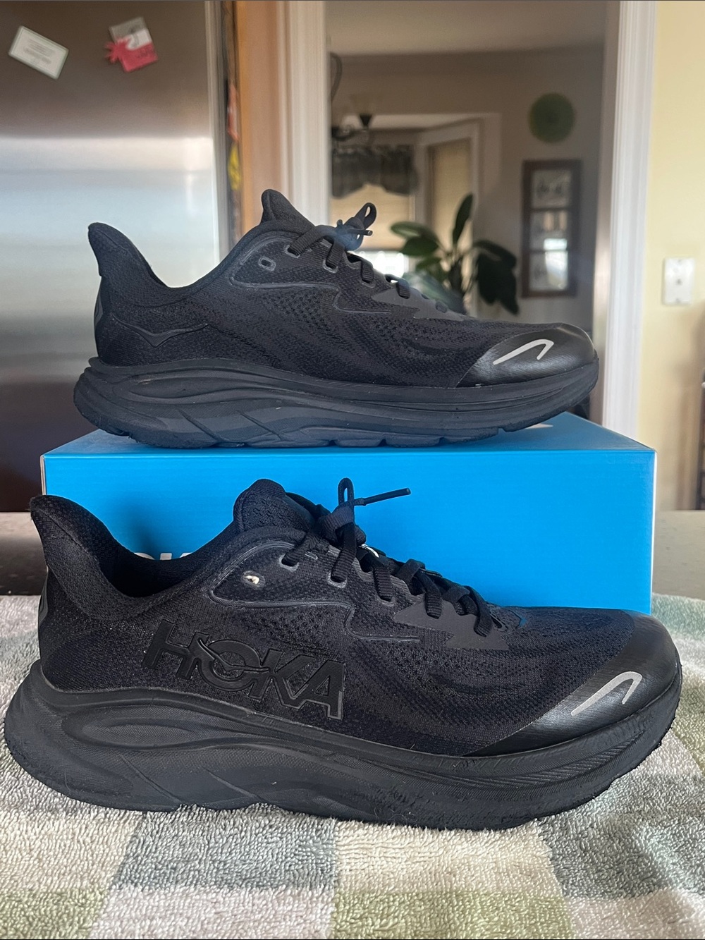 HOKA Youth Clifton 10 Black on Black - Youth 7